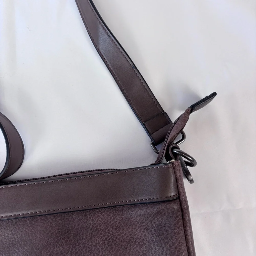 Simply Noelle Brown Messenger Bag with Adjustable Strap. Like New.